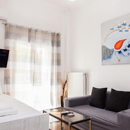 Cozy Apartment Near Stavros Niarchos Park Atenas Exterior foto