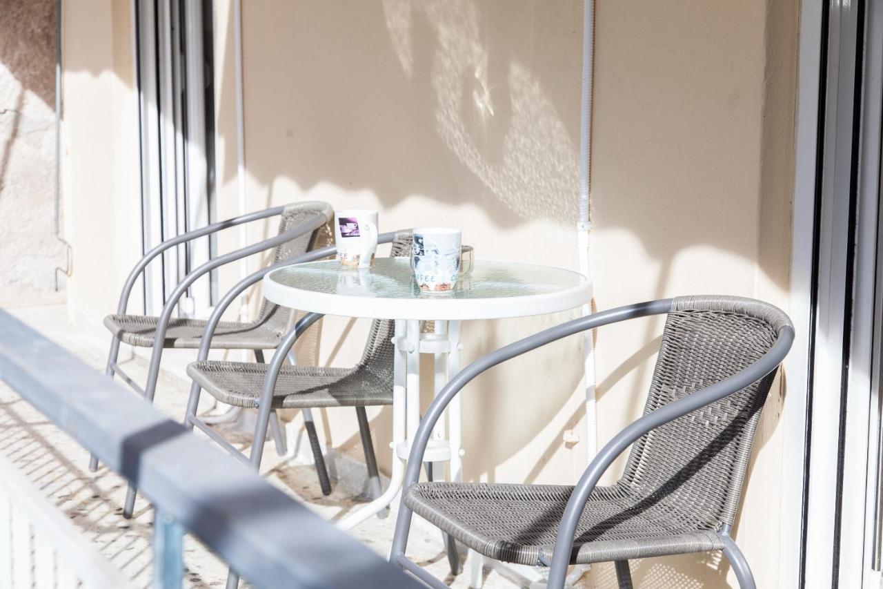 Cozy Apartment Near Stavros Niarchos Park Atenas Exterior foto