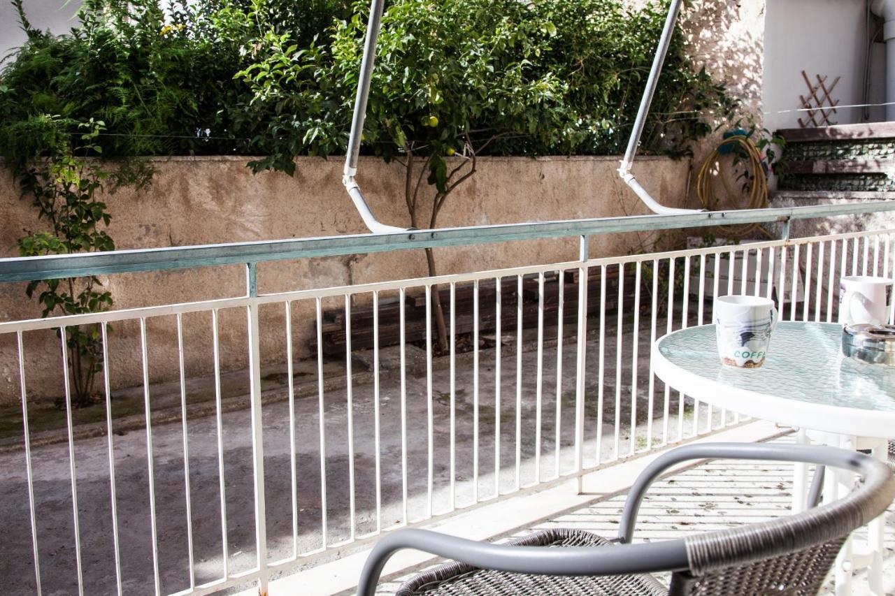 Cozy Apartment Near Stavros Niarchos Park Atenas Exterior foto